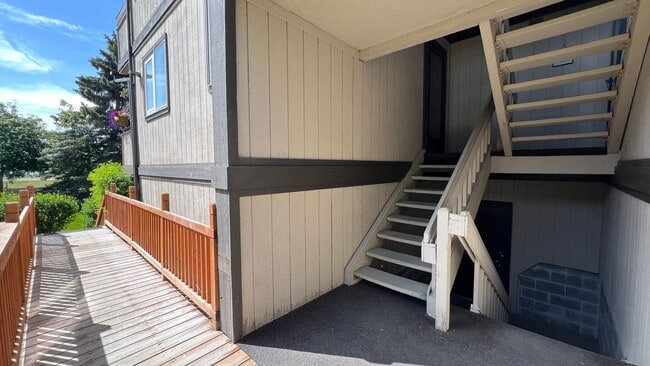 3425 Lakeshore Dr Unit 7