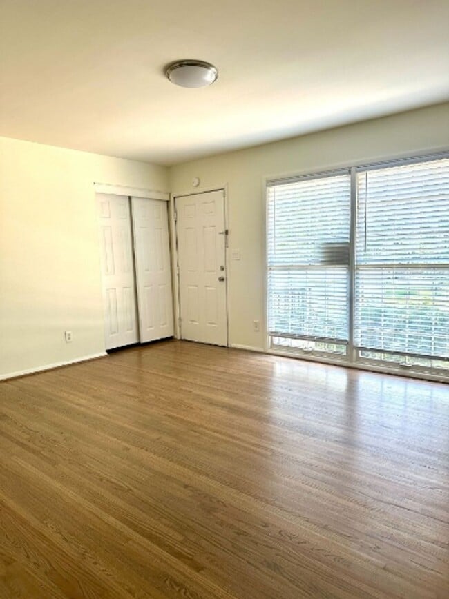 Photo - Bright & Airy 3-Bedroom home with Bonus Den