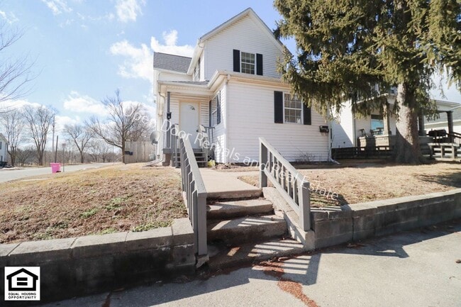 Building Photo - 236 S Grant St Unit D