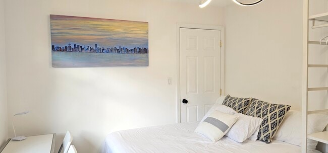 Photo - 2338 Chesterfield Av Unit Furnished 1 studio