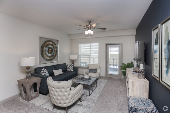 2BR, 2BA - 1203 SF