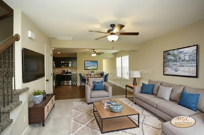 Building Photo - Foxridge Townhomes - September's On Us — P...