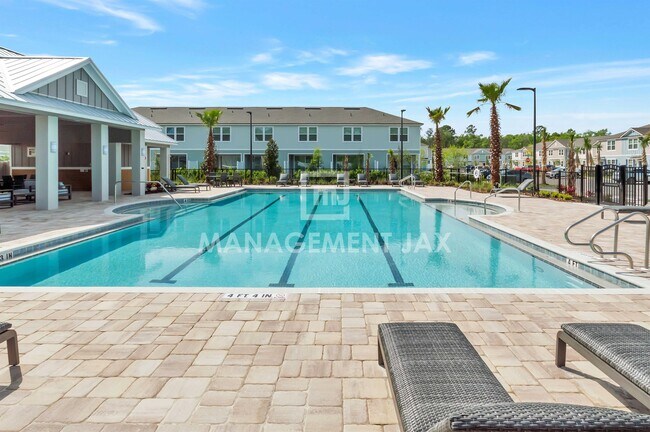 8306 Zenith Cir