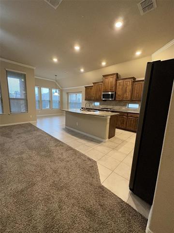 Photo - 700 Feathering Way