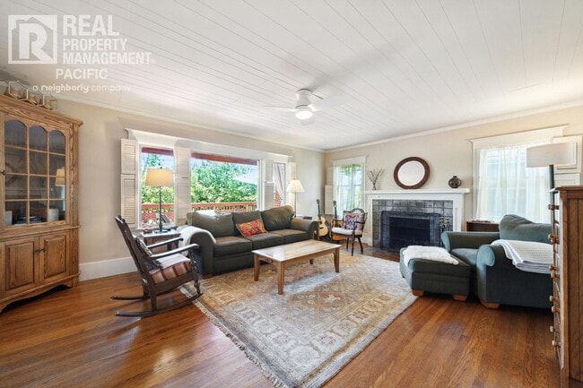 Photo - Beautiful North Berkeley Craftsman with Bay View