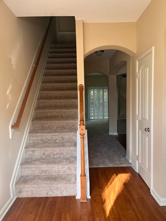 2030 Highland Village Dr