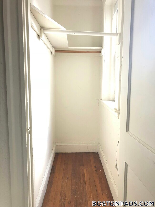 Building Photo - 1175 Boylston St Rental