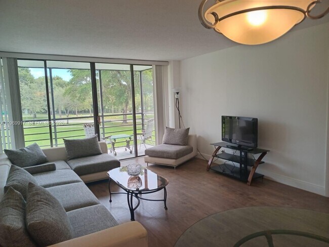 Photo - 20400 W Country Club Dr Unit 209