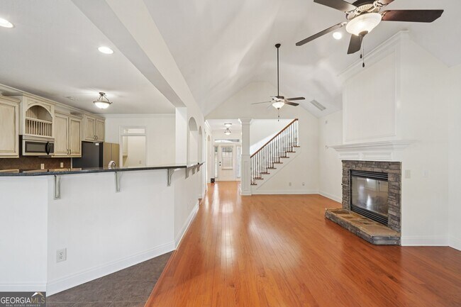 Photo - 160 Greenview Dr