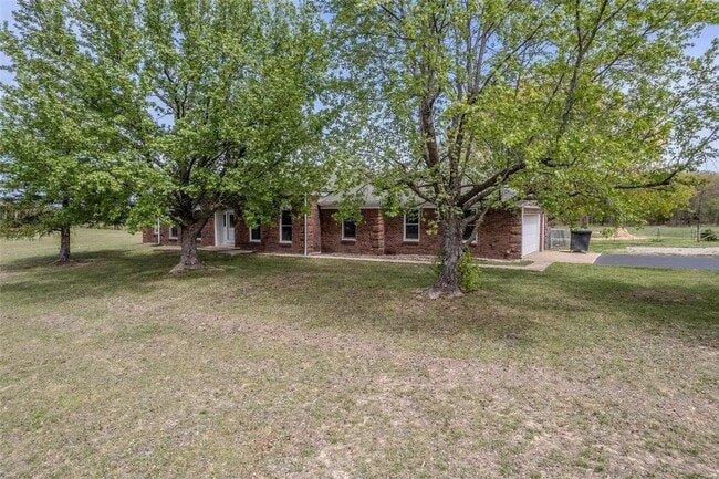 Photo - 3 Bedroom 2 Bathroom Home & 21 Acre Lot for rent.