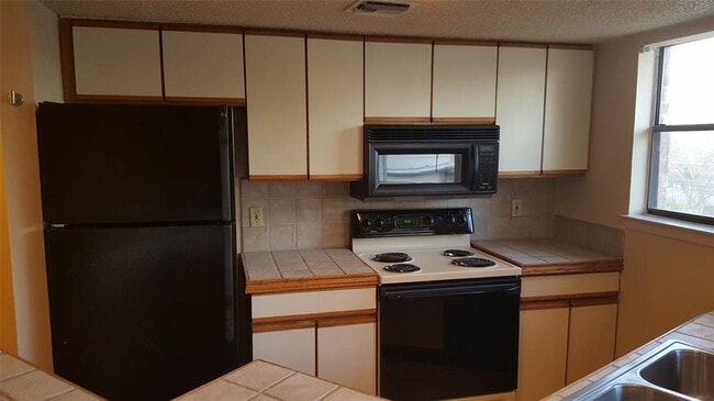 Photo - 2500 Burleson Rd Unit 221