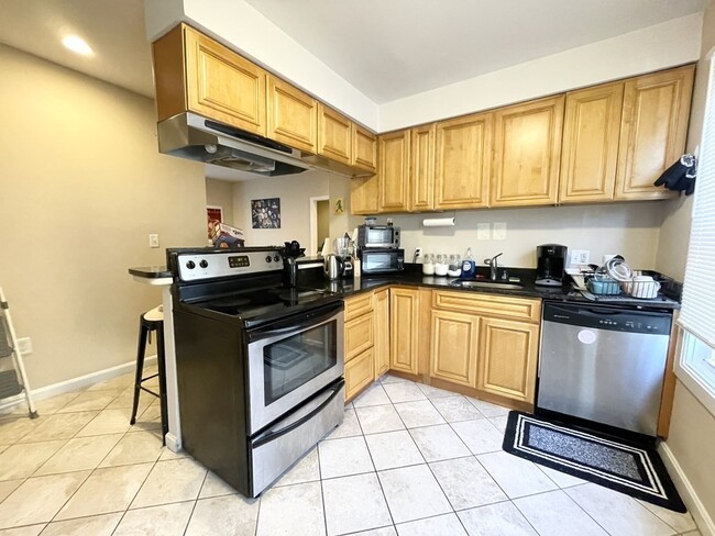 Building Photo - 25 Sudan St Unit 3 Rental
