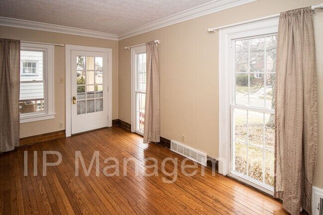 Charming 3BD Home in University Hts!