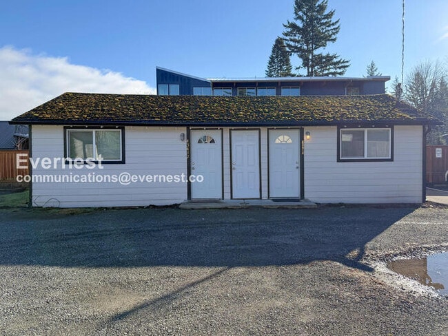 Building Photo - 43406 SE N Bend Way Unit 2