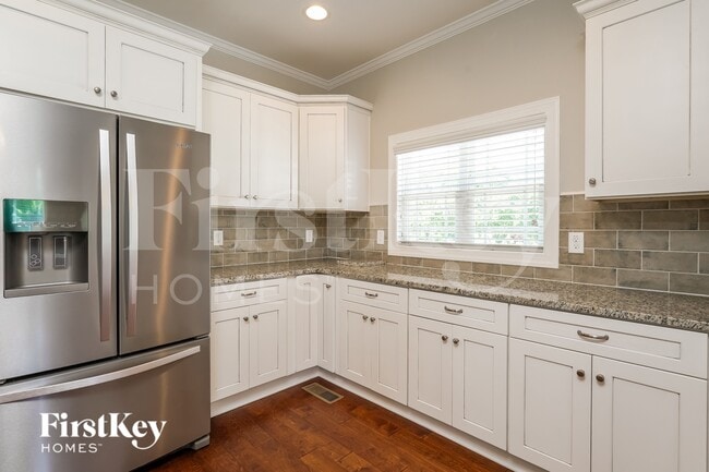 Photo - 123 Lansdowne Pl