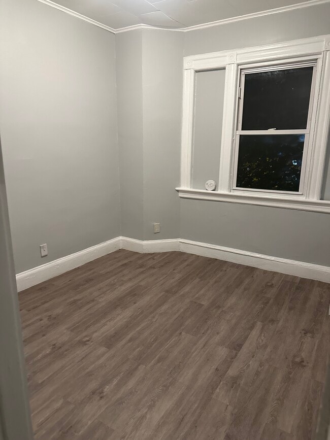 Bedroom#1 - 658 E 28th St Apartamentos Unidad #2