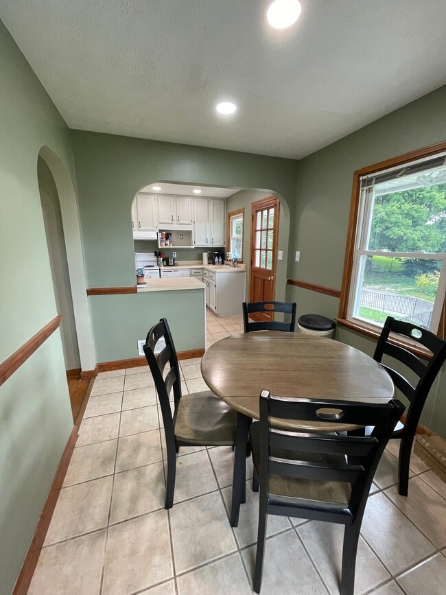 Kitchen - 2440 Lantz Rd