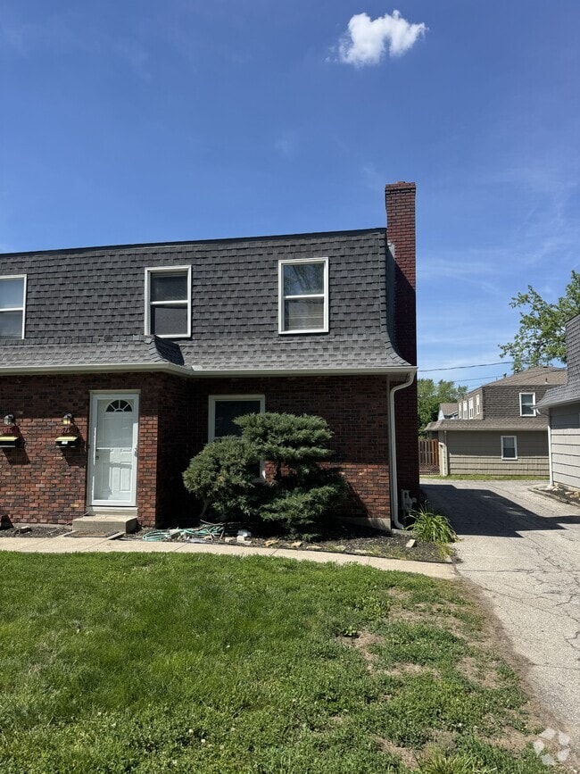 Building Photo - 7108 W 67th St Rental