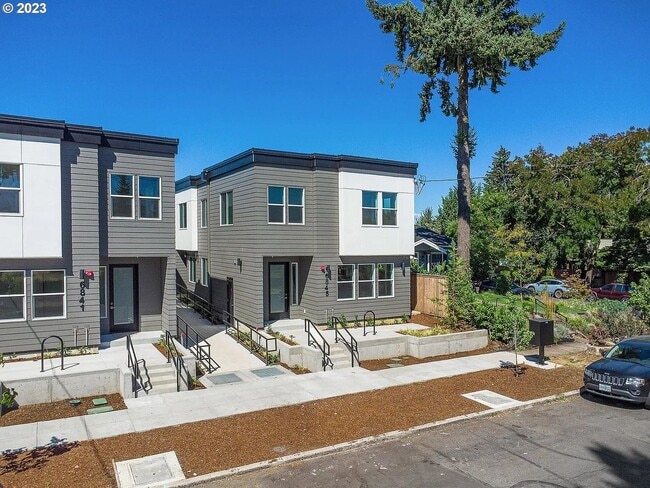 Photo - Montana Ave 6 Plex