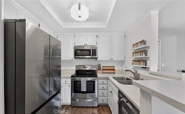 Photo - 22100 Burbank Blvd Unit 333D