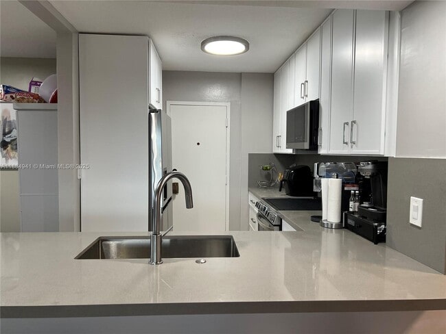 Photo - 1625 SE 10th Ave Unit 402
