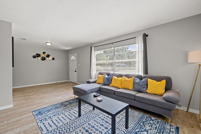 Photo - 5805 N 43rd St Unidad ID1244333P