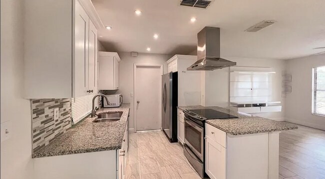 Photo - 2445 E Burr Oak Ct