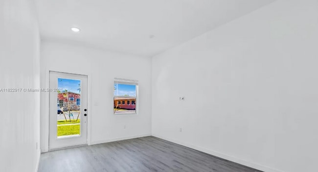 Photo - 409 NW 4th Ave Unit B