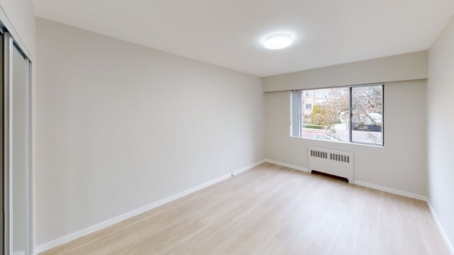 Photo - 8735 Selkirk