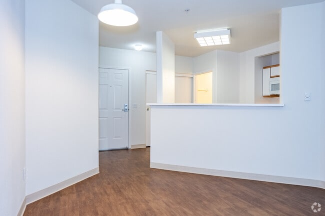 1BR, 1BA - 700SF - Dining Room