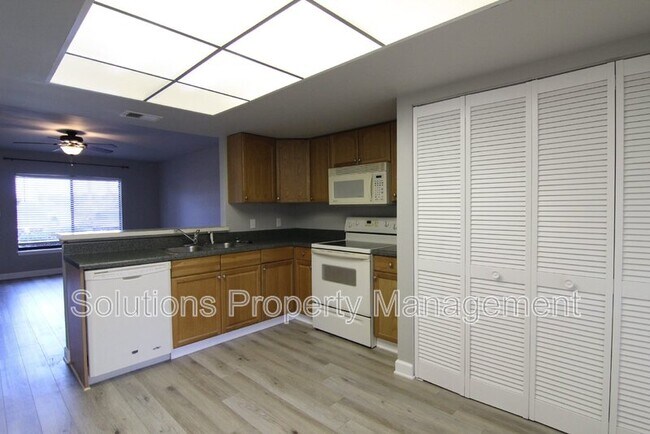 Photo - 1515 Huntington Ln