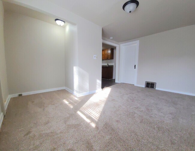 Photo - 233 S 67th St Unidad 233A