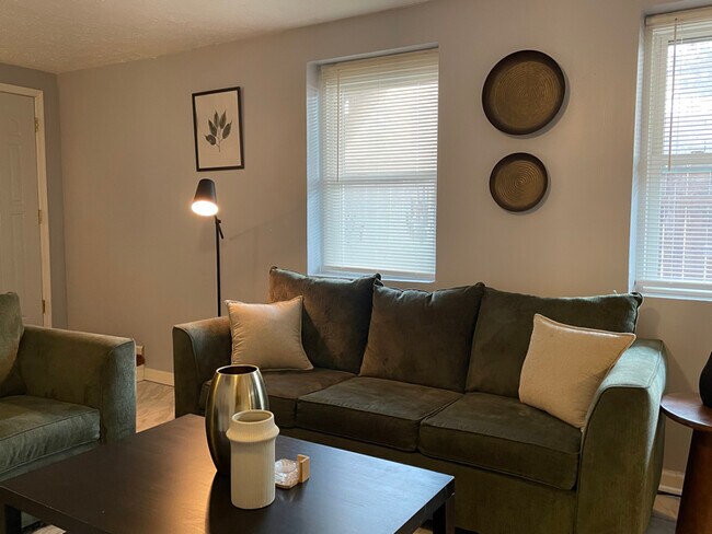 Photo - 888 W Lombard St Unidad B