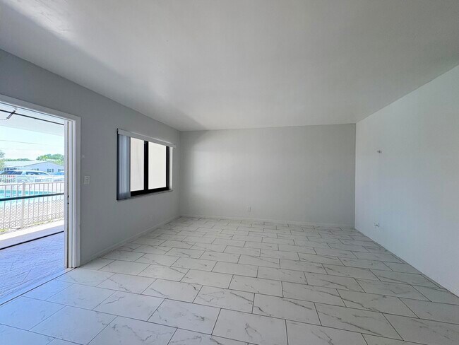 Photo - 305 SE 9th Ave Unidad 4