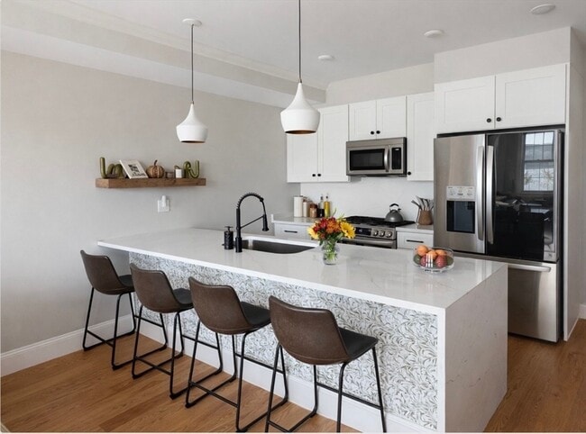 Building Photo - 33 Boardman St Unit 2