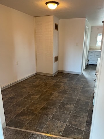 Dining - 150 S Kenwood St Unit 1