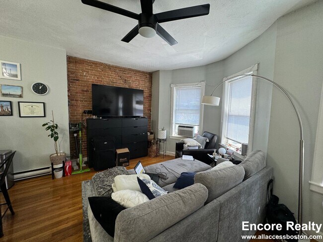 Photo - 120 London St Unit 9