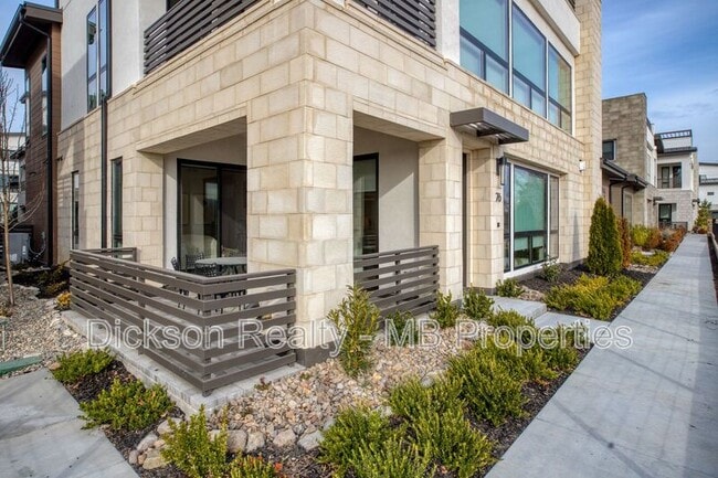 Photo - 76 Caballada St