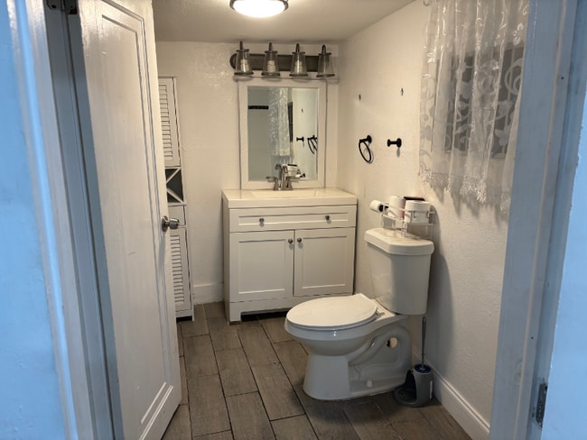 Photo - 9402 N 16th St