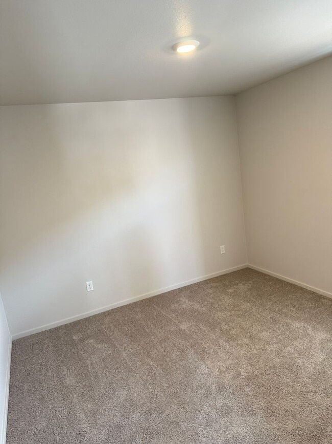 Photo - Beautiful 3 Bedroom 2 Bathroom Home Available Now