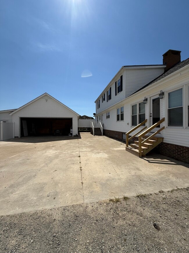 Photo - 105 Ainsley Rd