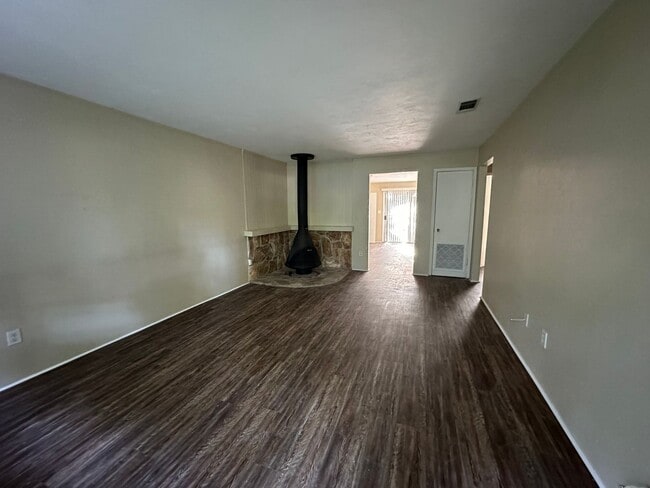 Photo - Brewster Estates unit avail NOW!!! Unidad 4221