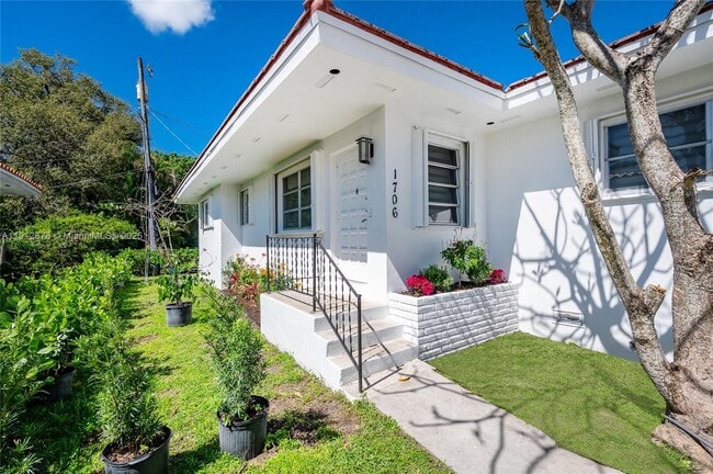 Photo - 1706 S Le Jeune Rd Apartment Unit 0