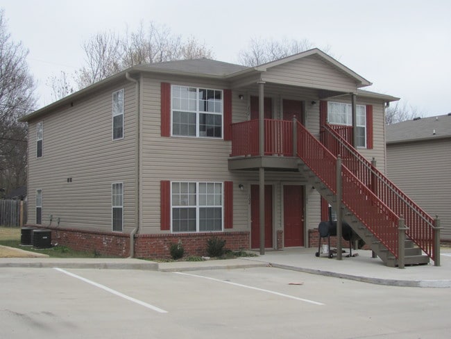 Westark College Terrace - N 47th Apartments