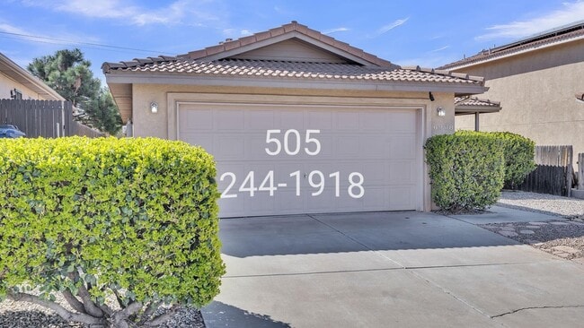 Photo - 6908 Gabbro Ave NE