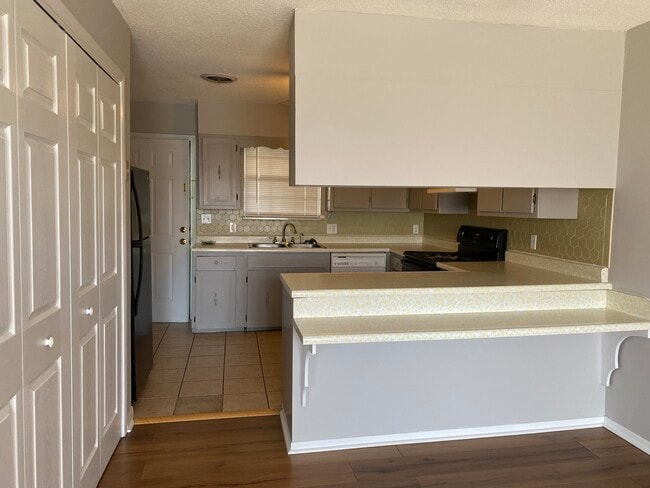 140 Kathy Ave Unit 4