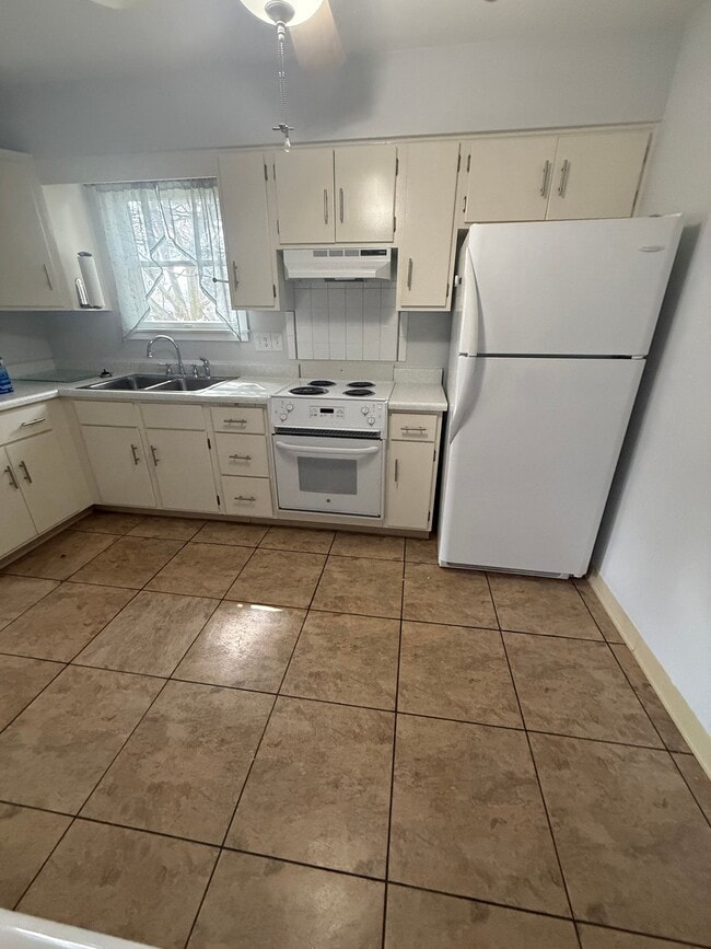 Photo - 124 Bennett Blvd