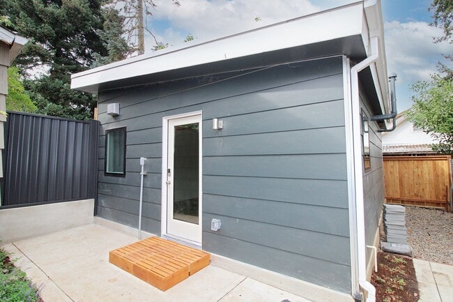2531 N Farragut St Unidad B