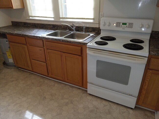 Photo - Affordable cozy 2 bedroom, 1-bathroom hous...
