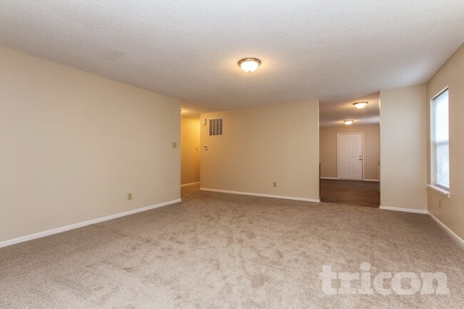 Photo - 171 Declaration Dr